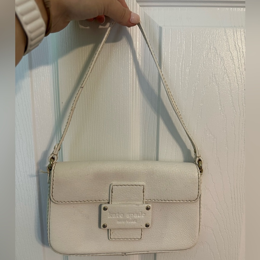 GREAT USED CONDITION SMALL KATE SPADE WHITE LEATHER HANDBAG/CLUTCH